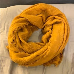 h&m mustard scarf